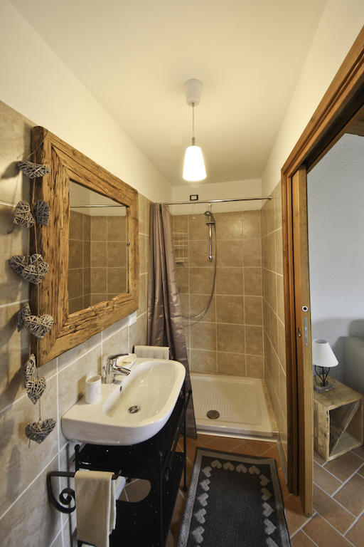 Agriturismo Crotto Di Somana Mandello del Lario Rom bilde